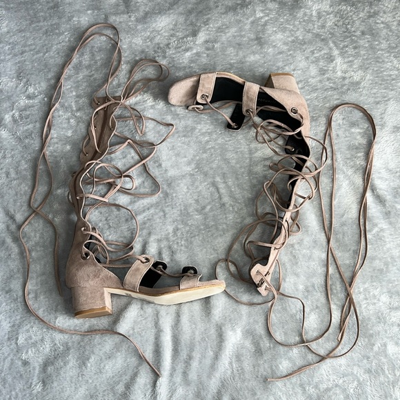 🎯Jeffrey Campbell Bryn Gladiator Sandals Taupe Size 6 - Picture 6 of 15